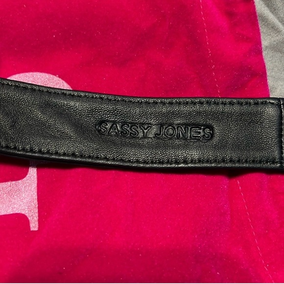 Black Sassy Jones YaYa Belt New in original packaging. - Picture 3 of 3